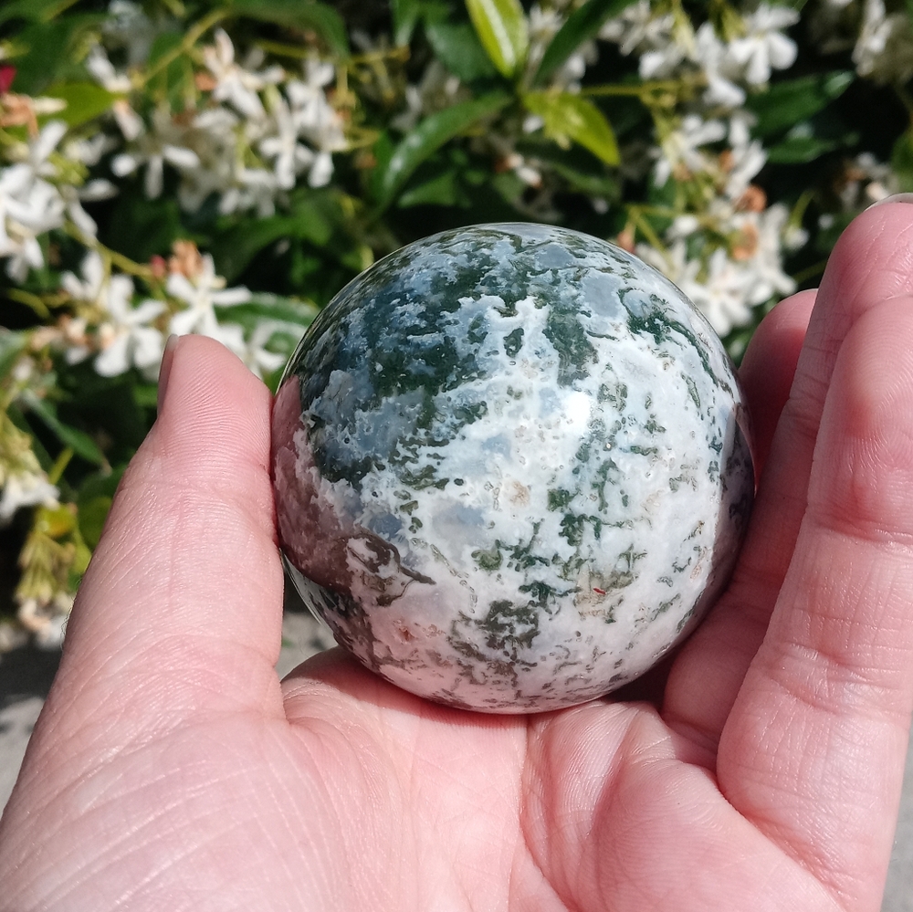 Moss agate sphere - Picture 4 of 5